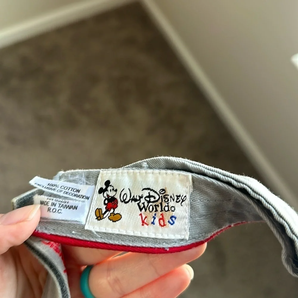 Vintage Walt Disney World Kids Epcot Sun Visor OSFM in Fair Used Conditon